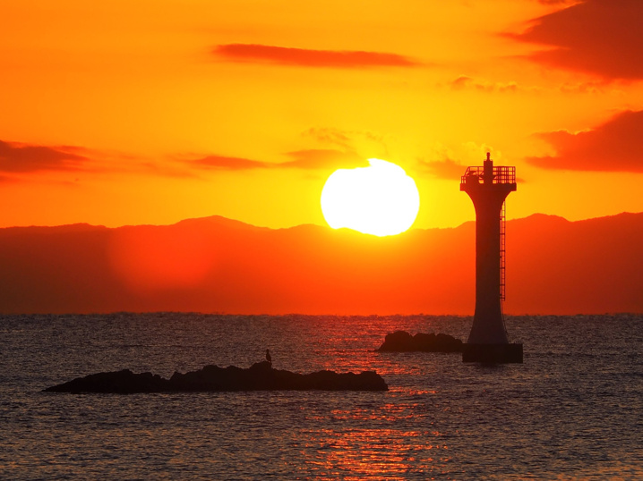 裕次郎灯台と夕陽（2019.11.30）の画像
