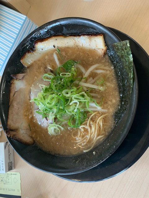 大阪産業大学の近くにあるラーメン屋さん 神豚に行ってきました Century21関西エース不動産 センチュリー21関西エース不動産東大阪店