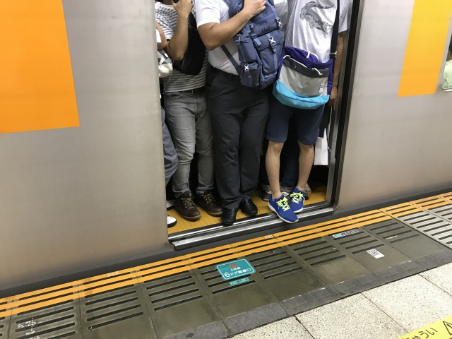 通勤・通学で毎日乗るので、電車選びも重要です。の画像