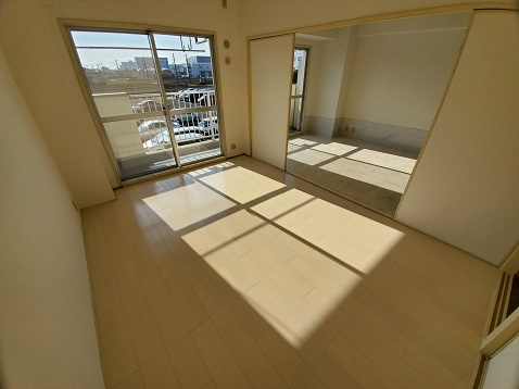 和室から洋室へリニューアル工事の画像