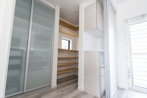建売住宅を購入するときはパントリーを設けよう メリットと使い方を紹介 武蔵藤沢駅前 彩西不動産