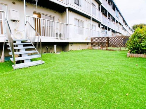 「南向きで広い専用庭のある3LDKが1500万円以下♪ フルリノベマンションです♪」の画像