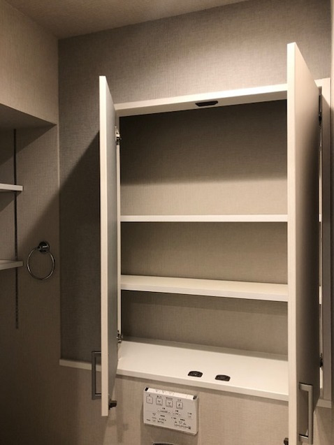 オープン収納に建具（収納扉）を設置の画像