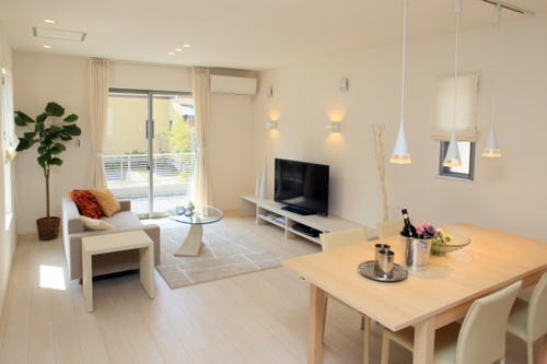 日当たり抜群 2階リビング の間取りにする魅力 八王子のリノベーション済みマンション 株式会社takumi