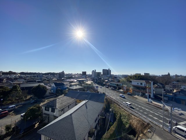 「【ペット飼育可】馬橋駅徒歩8分♪ 南西向きで陽当たり良好♪ 光に包まれるサンルームも魅力の3DKが800万円切り！」の画像
