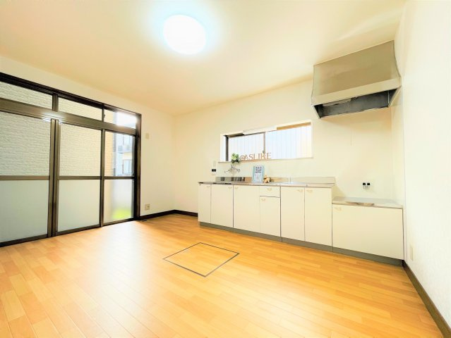 「リフォームできれいに生まれ変わった2階建て4LDKが900万円台！　カースペースもあります♪」の画像