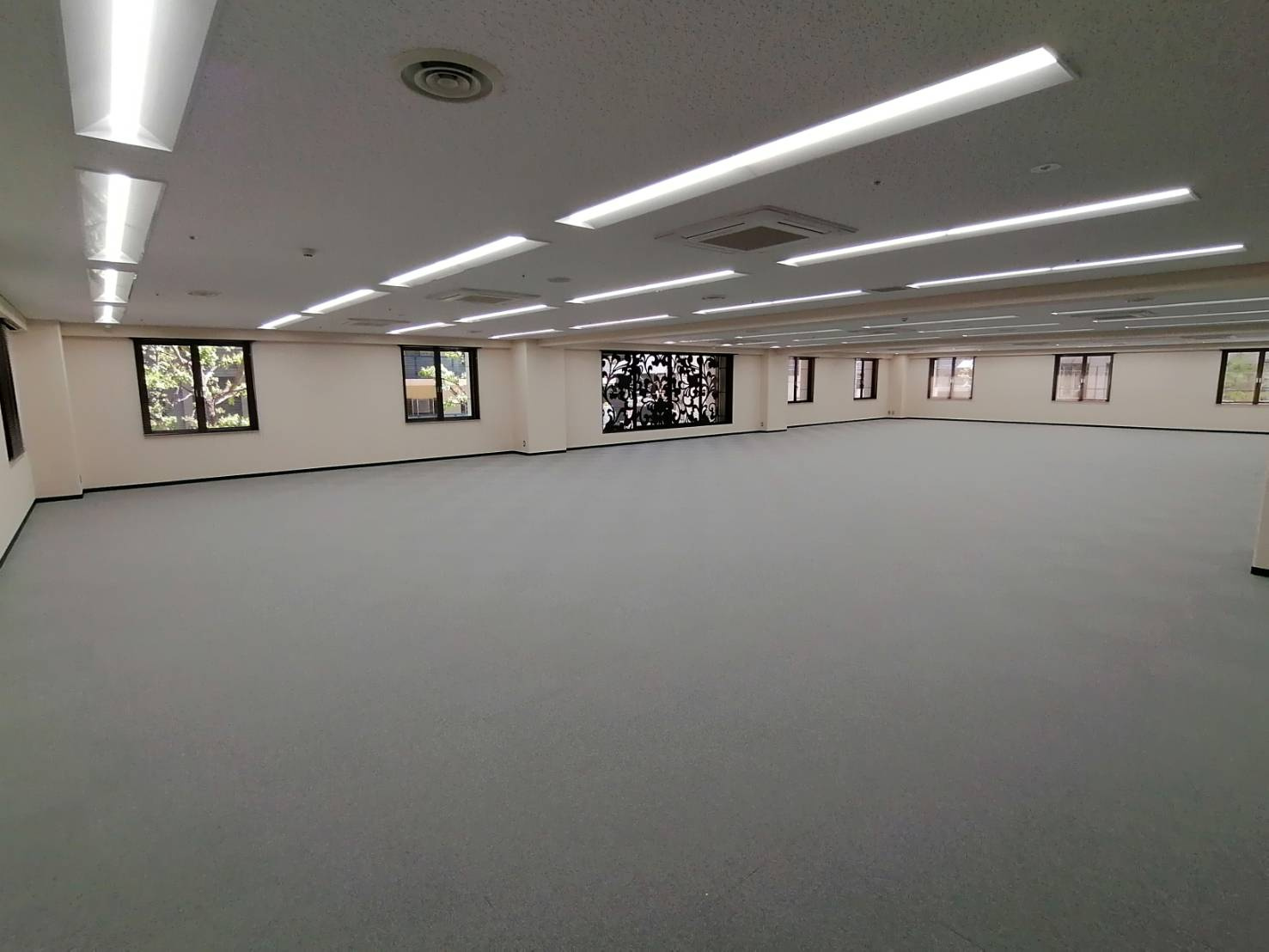 神戸駅まで徒歩4分‼駅チカ事務所✨の画像