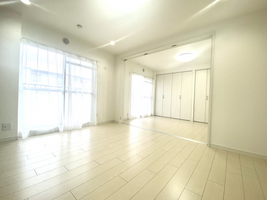 「リビングと洋室2室が南に面し明るい光に満ちた3LDK♪ ピカピカのリノベマンションが800万円前半で登場♪」の画像