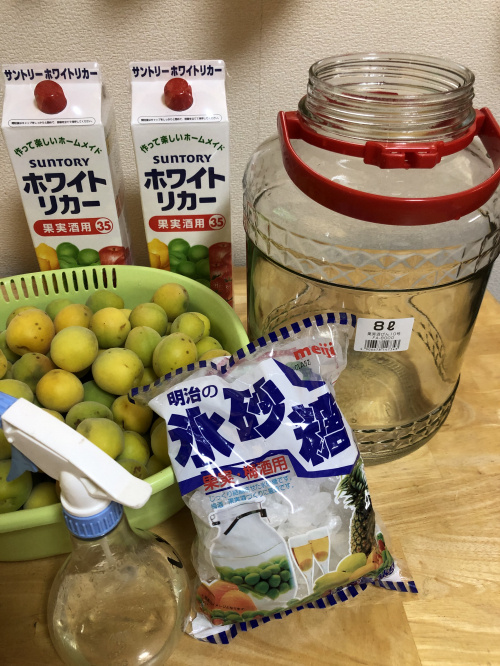 甘さ控えめ梅酒造りの画像