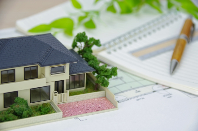 マイホームを住み替えるタイミングはいつ？流れや注意点は？の画像