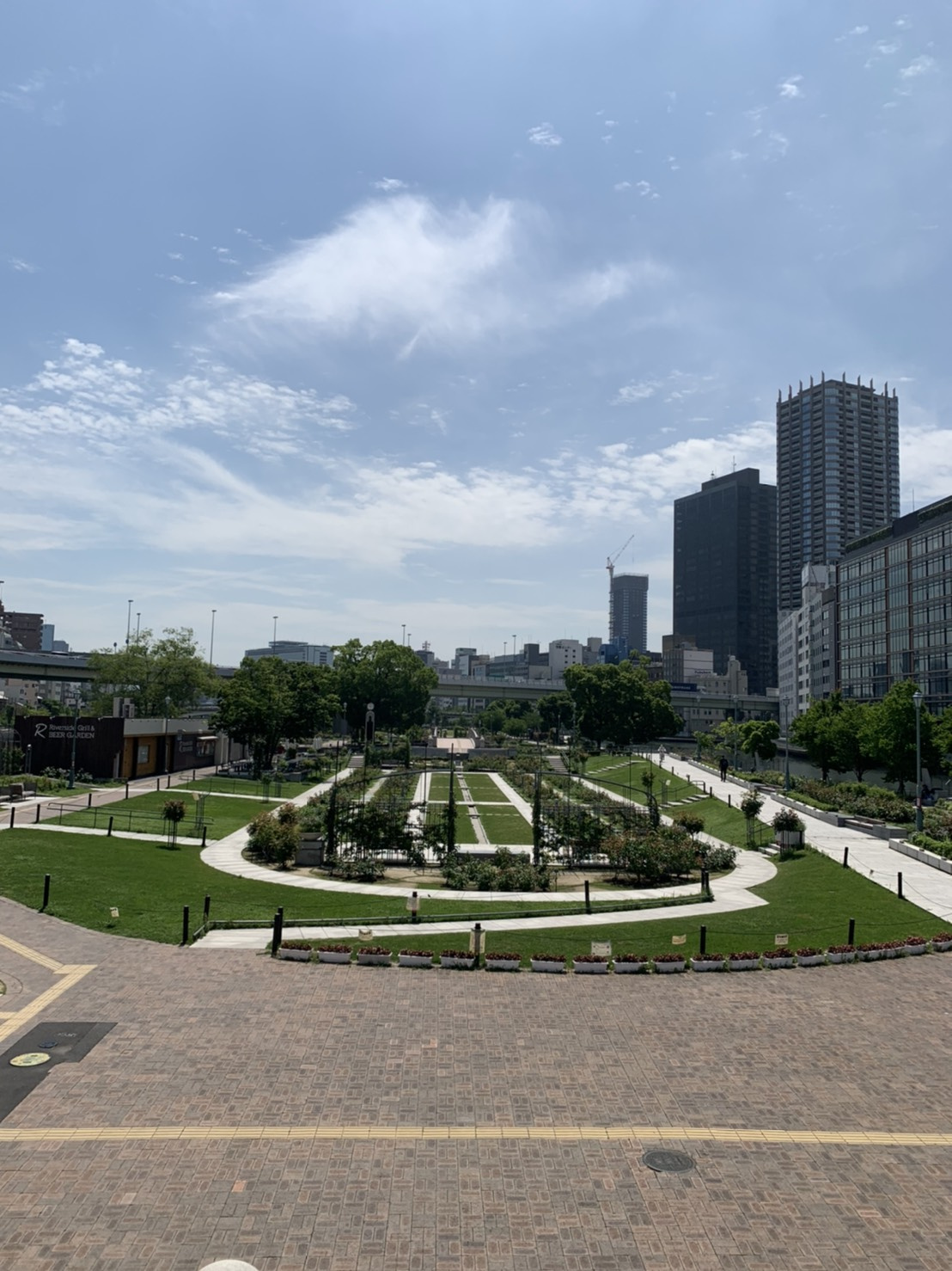 バラ園で有名な中之島公園の画像