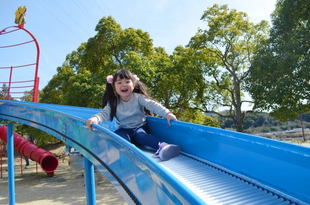葛飾区の東立石緑地公園は大人から子どもまで楽しめる遊具や健康...の画像