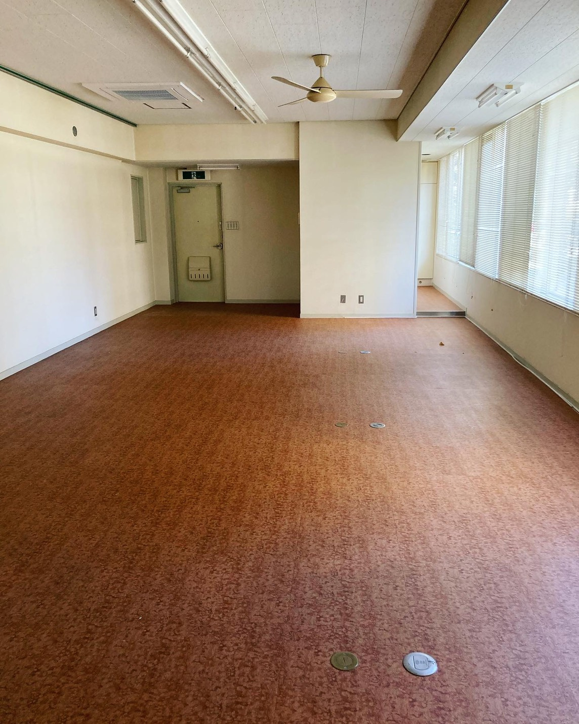 ワンフロアの店舗事務所です☆の画像