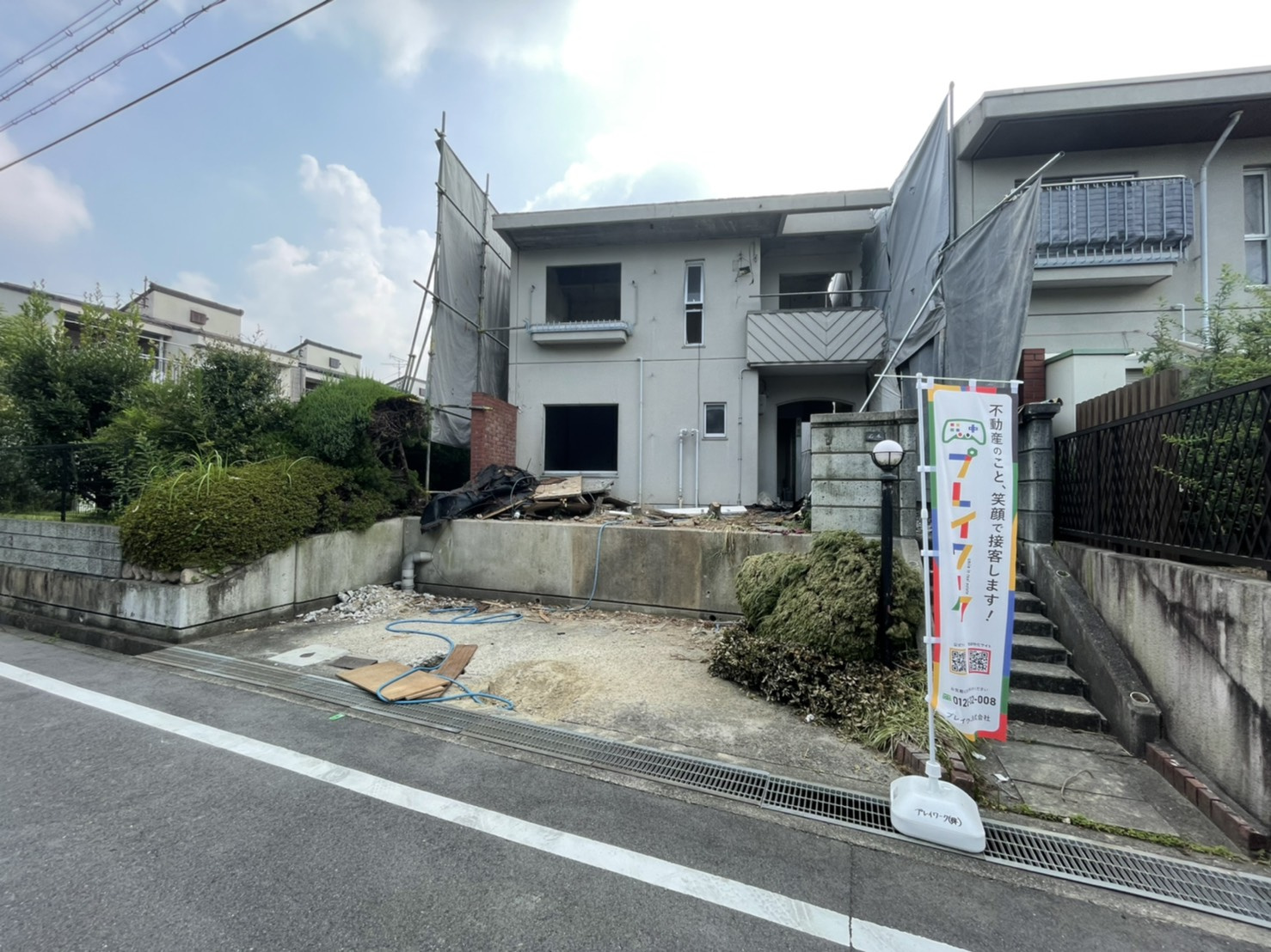 【解体工事写真】和泉市鶴山台1丁目の古家を解体中です②(^^...の画像