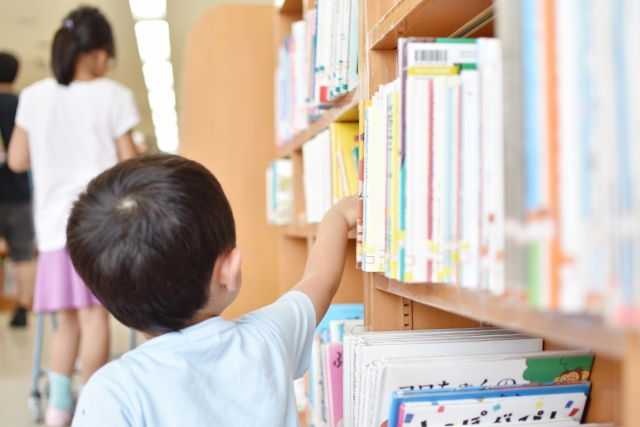 葛飾区にある子ども向け図書館「絵と言葉のライブラリー ミッカ...の画像