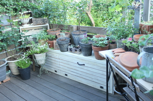 身近なアイテムで叶える ベランダの目隠しアイデア 後編 池田市 石橋の賃貸 不動産なら株式会社アドバンス