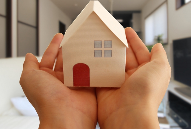 住みながら不動産売却をする方法とメリットや注意点の画像