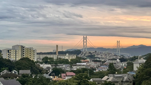 夏の終わりと秋を感じる空の画像