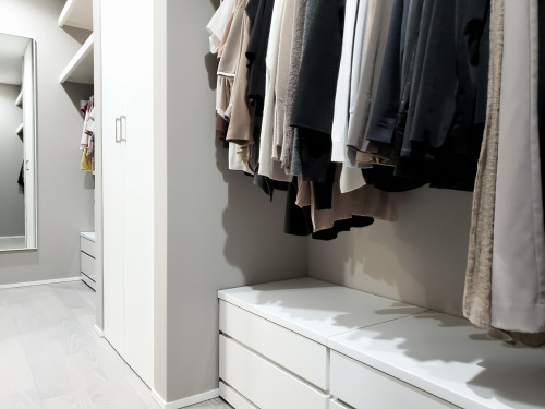 賃貸物件にもある人気の収納設備！ウォークインクローゼットの特徴とは