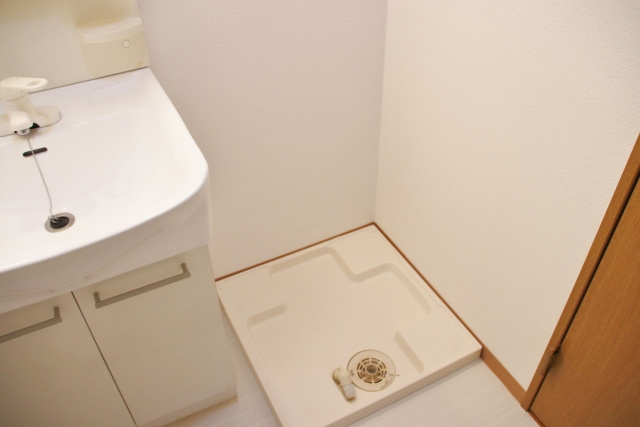 マンションの洗濯機置き場はどこが良い？室内と室外それぞれのメリットとは