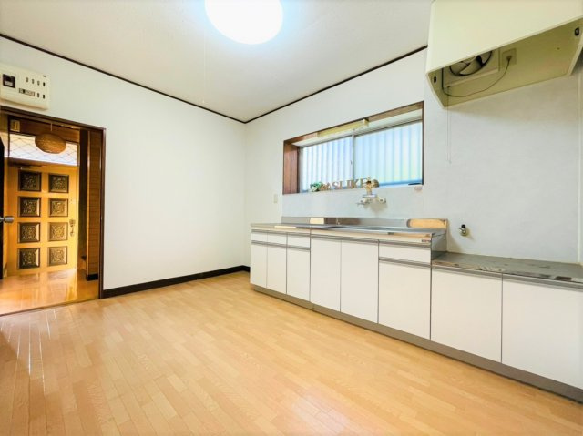 「【当社専任】状態良好♪ 閑静な住宅街に建つ、光あふれる2階建4DKをご紹介♪ オール和室の“くつろぎの家”です！」の画像