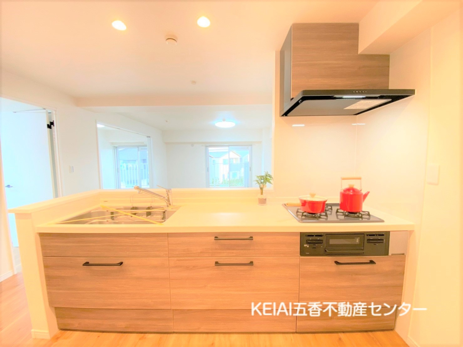 お部屋をぐるりと囲むバルコニーで快適な住空間♪の画像