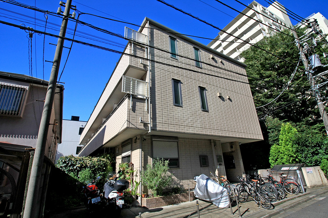 【賃貸おすすめ】駅徒歩１分！オートロック付き！エスポワール初...の画像