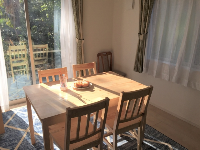 南向きの家が暑いときにできる対策とは？効果的なアイデアを宝ホ...の画像