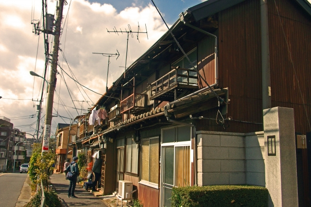 長屋の不動産をお持ちの方へ！売却のコツを詳しく解説の画像