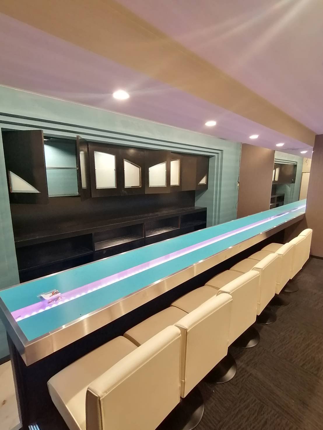 内装お洒落なBAR向け店舗★の画像