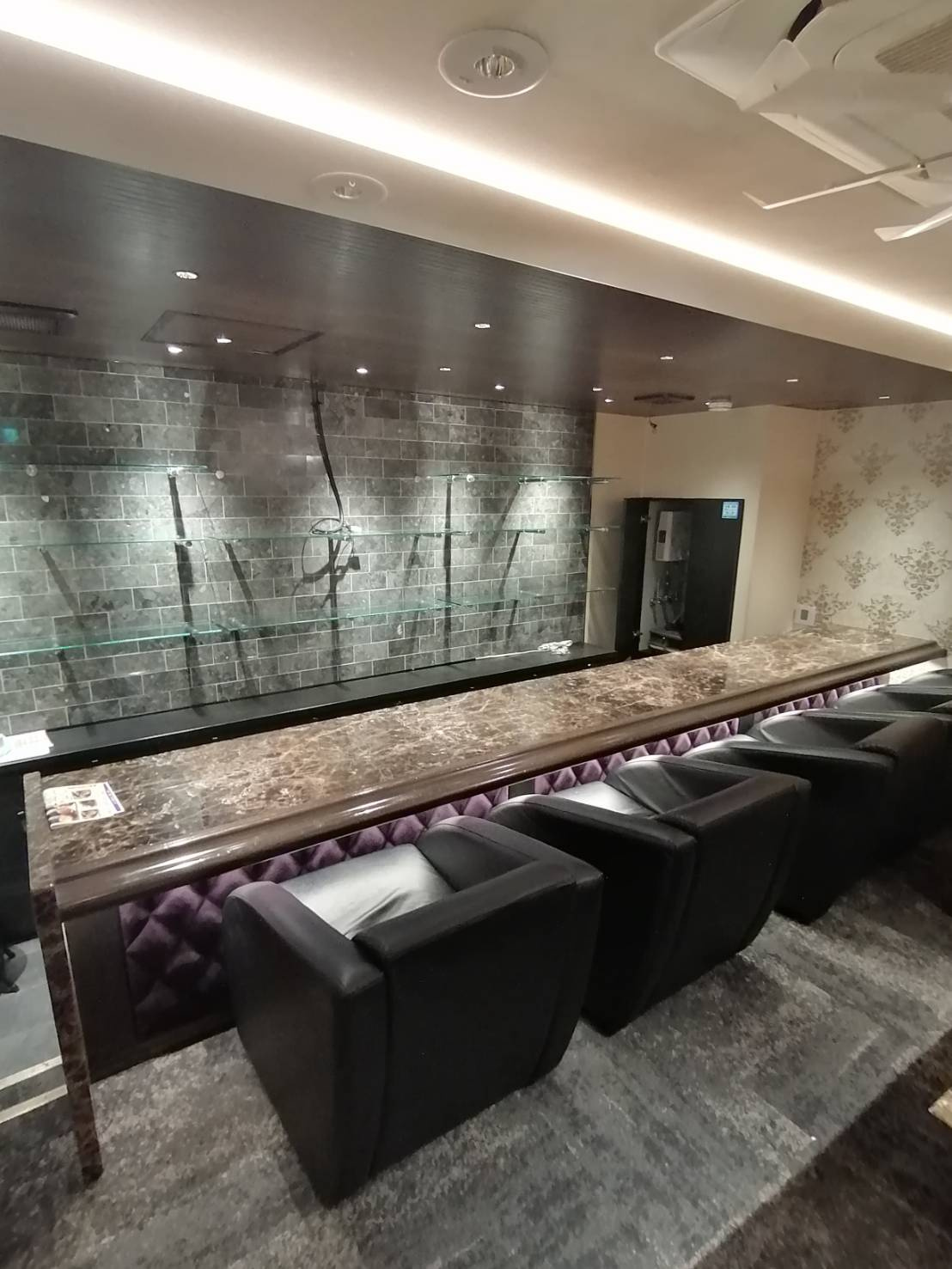 高級感のある居抜き店舗の画像