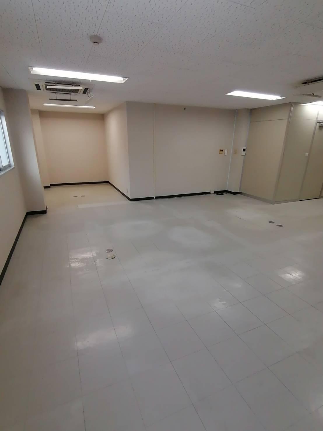 元町通3丁目の事務所仕様店舗★の画像