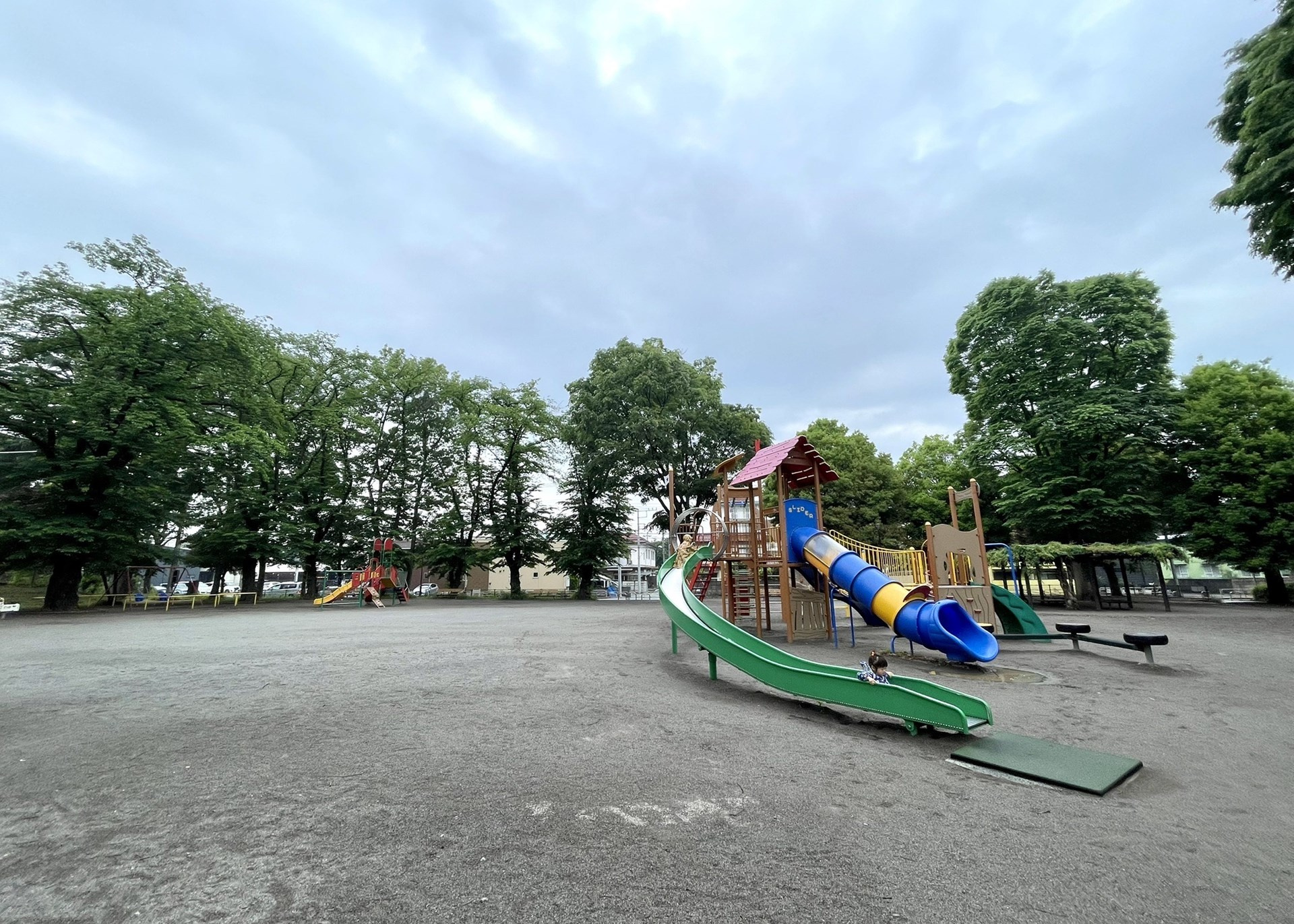 雨の日は貸し切り「富士森公園」の画像