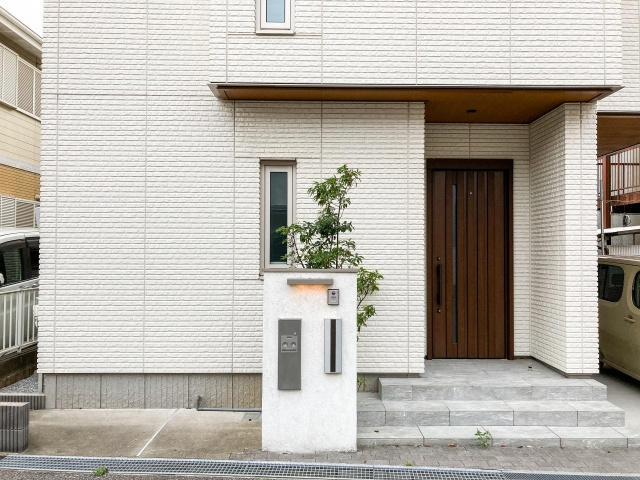 一戸建てに使われるサイディングとは？リフォームの時期や理由も...の画像