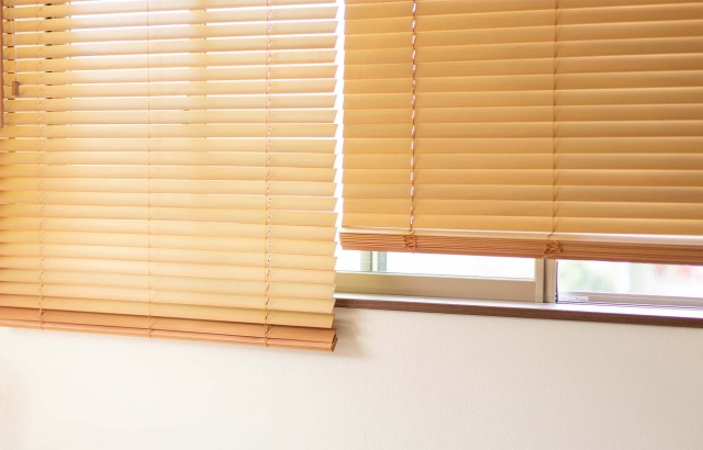 後悔しないウッドブラインドの選び方をご紹介の画像