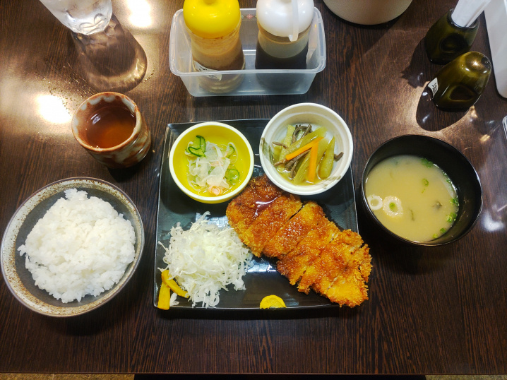 二番町　旬膳はるさんの日替わりランチ。お昼だって街に行くんだ...の画像