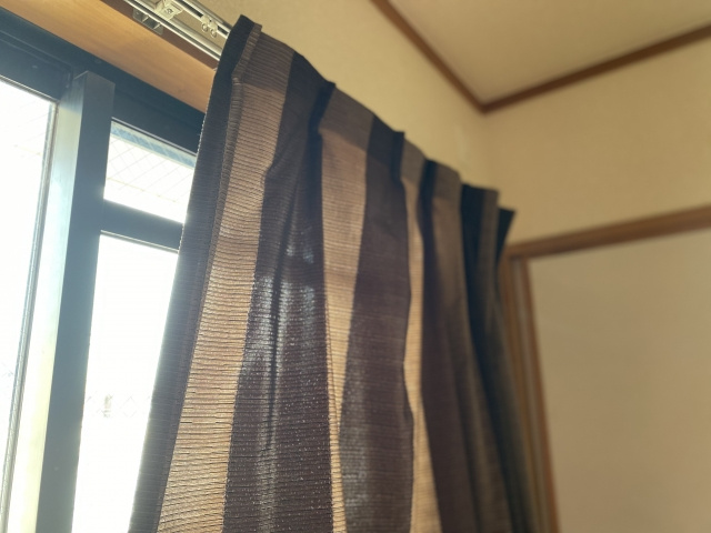 賃貸物件に合うカーテンの選び方をご紹介！サイズの測り方や色の...の画像