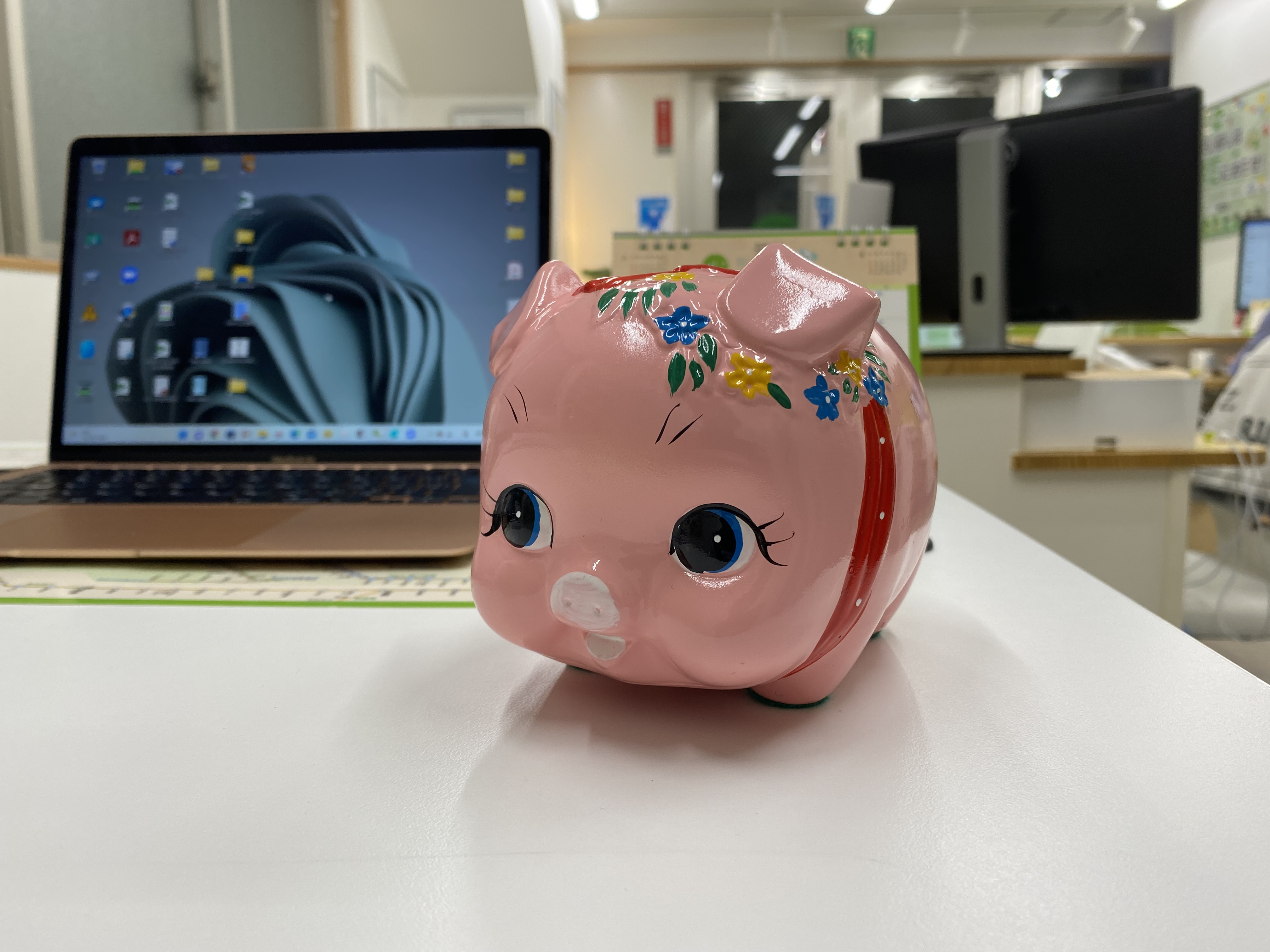 ぶたの貯金箱の画像