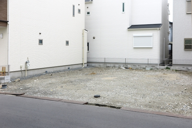 土地を売るタイミングはいつが最適？所有期間や地価動向をふまえ...の画像