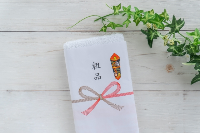引っ越しの挨拶回りをする際のおすすめ時間と粗品とは？の画像