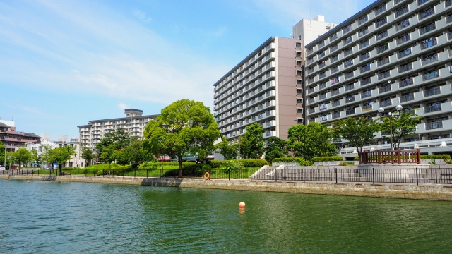 川沿いの家をスムーズに売却する方法とは？浸水被害の影響も解説...の画像