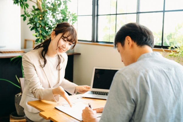 賃貸物件の入居審査とは？通りやすい年収の基準も解説の画像