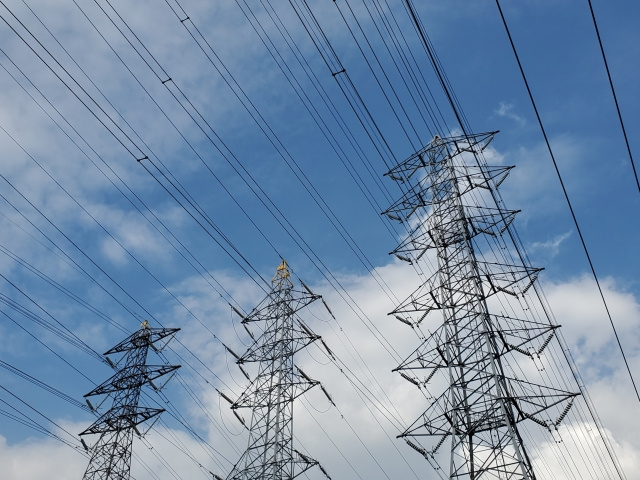 送電線下の不動産売却！送電線の種類や価格への影響や評価につい...の画像
