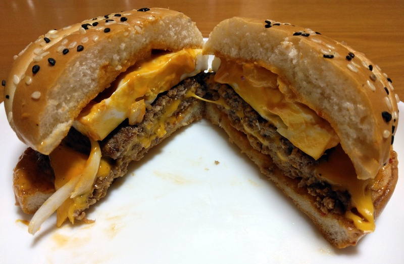「バーガーの敵はバーガーで！｜坦々ダブルビーフバーガー」【ホ...の画像
