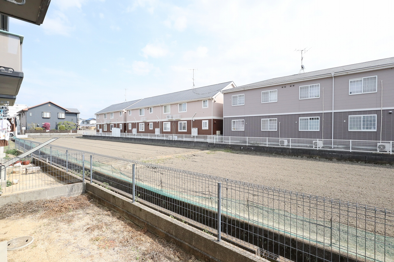 建物ごと置かれた住環境はさまざまではあるが、のどかな雰囲気で...の画像