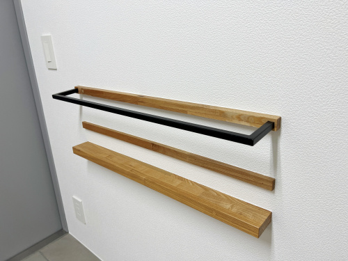 木の窓枠