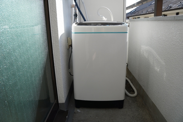 賃貸物件の洗濯機置き場が室外にあるメリットとデメリットの画像