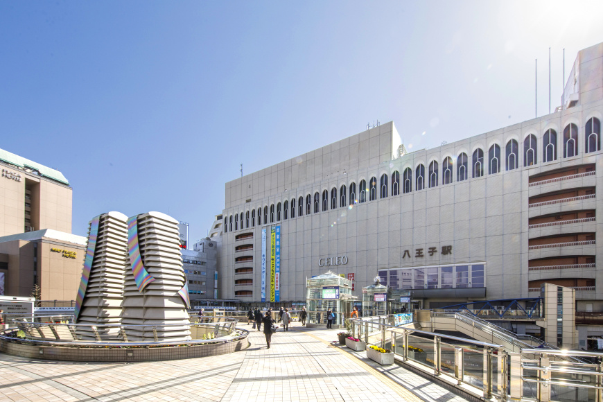 「八王子駅北口マルベリーブリッジ」