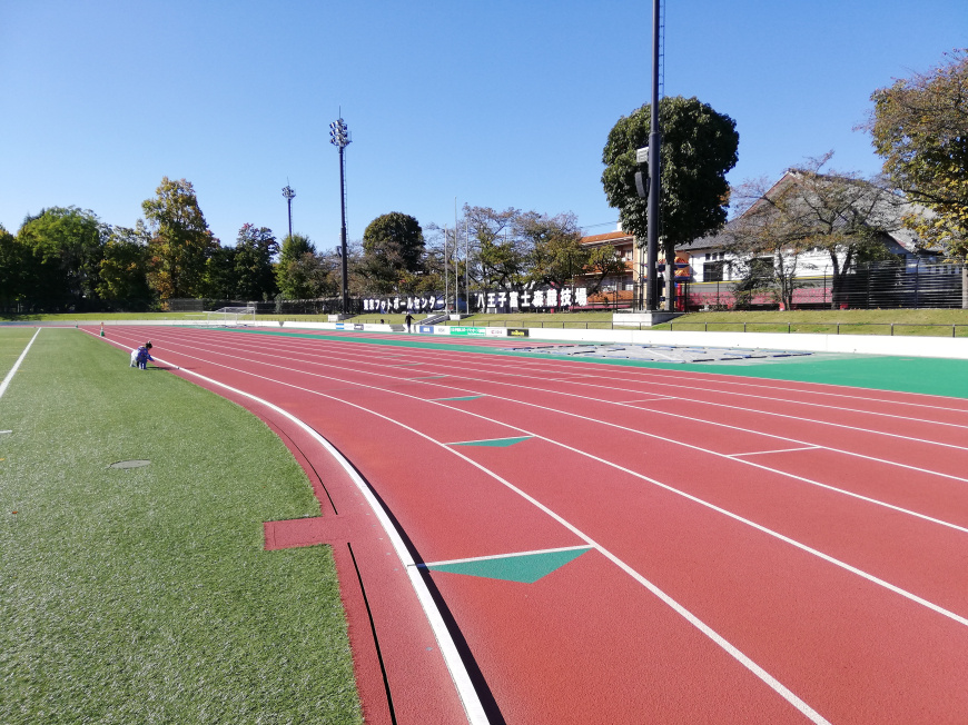 富士森公園陸上競技場