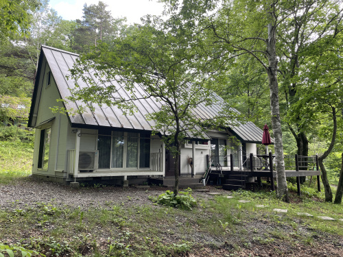 【北杜市大泉町谷戸】林の中にあるカフェのような外観の賃貸物件...の画像